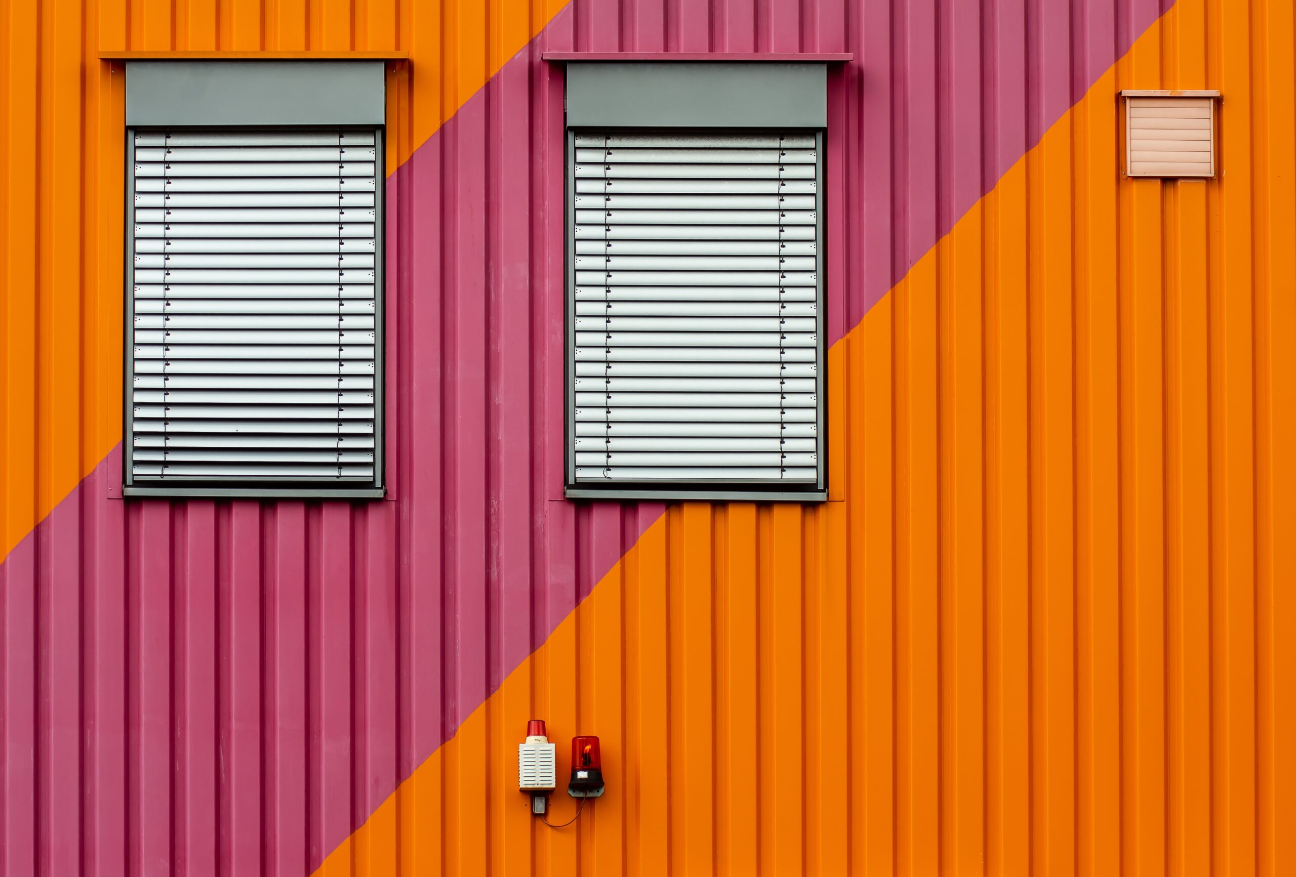 Aufsatzrollläden – Lösung für untypische Fenster